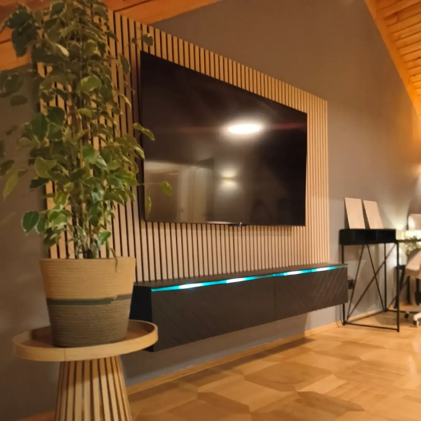 Ferienwohnung Burgzauber Burghausen in Burghausen Wohnzimmer Ferienwohnung Burgzauber Burghausen in Burghausen Wohnzimmer mit Smart-TV