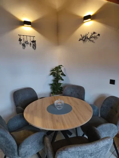 Tisch Ferienwohnung Burgzauber Esstisch