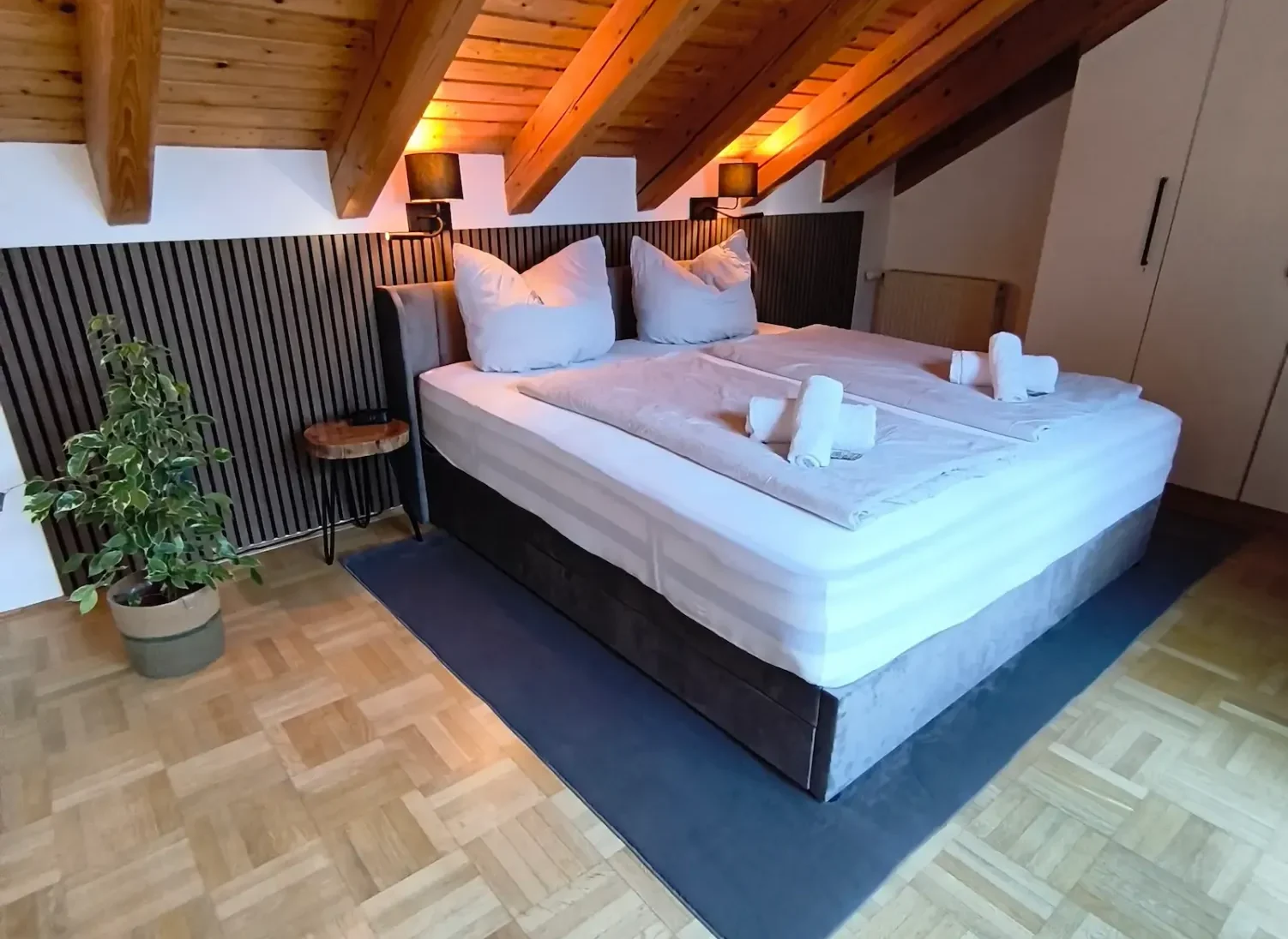 Gemütliches Schlafzimmer - Ferienwohnung Burgzauber Schlafzimmer der Ferienwohnung Burgzauber in Burghausen