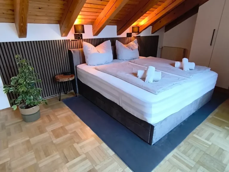 Schlafzimmer Ferienwohnung Burgzauber Burghausen Boxspringbett Ferienwohnung Burgzauber Burghausen